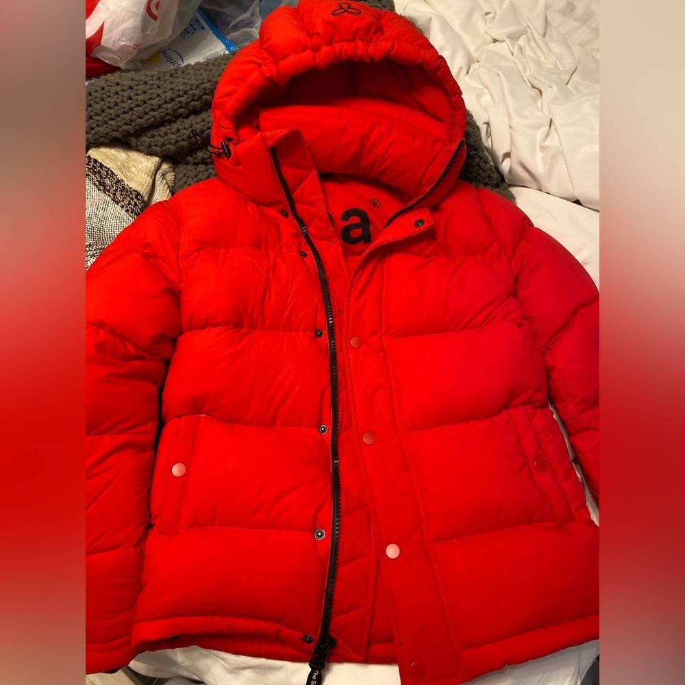 Aritzia TNA Super Puff Puffer Jacket Catalina Red